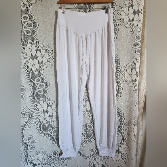 Hoerev - White Yoga Pilates Spandex Pants - (L) - Picture 4 of 4